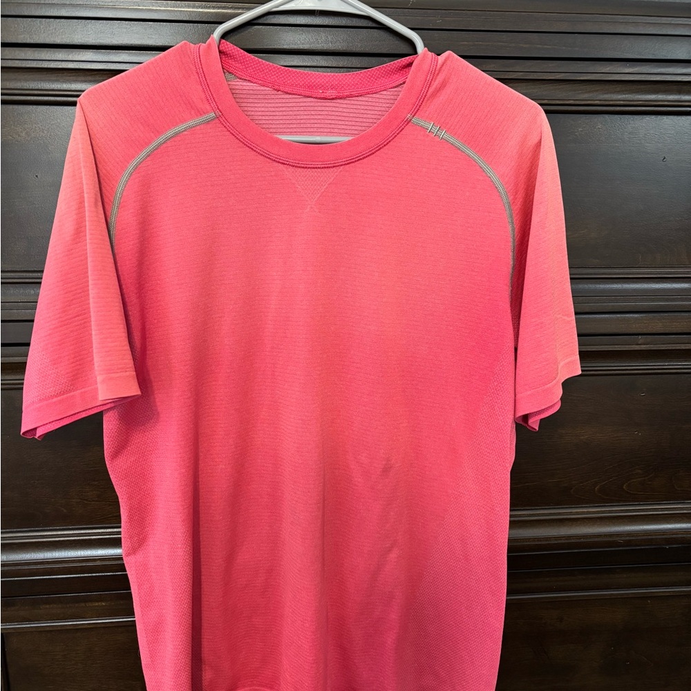 Lululemon Metal Vent Tee Shirt